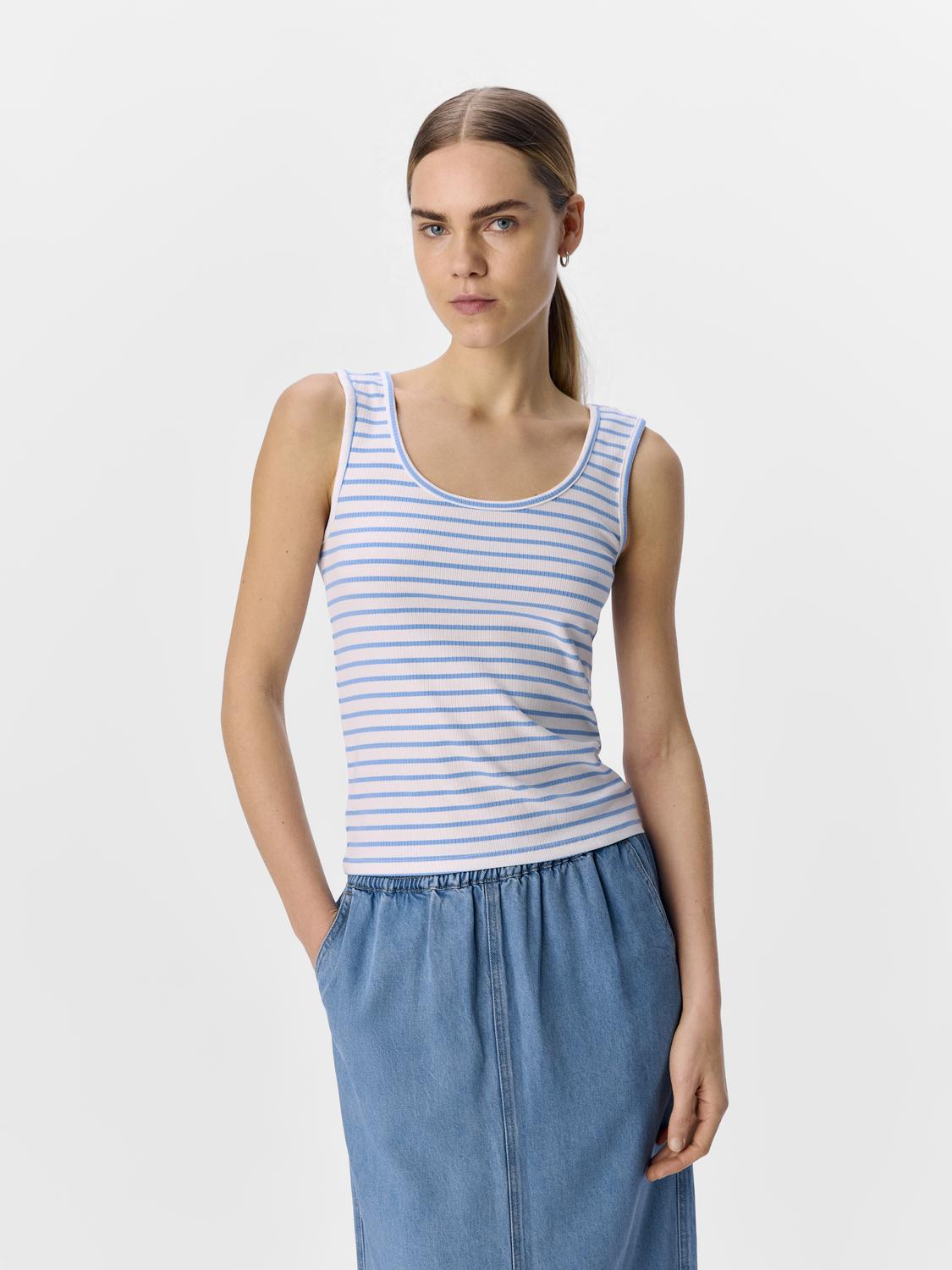 model_shot-front